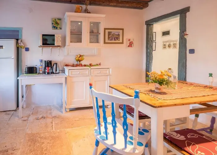 House Nina * Valtura