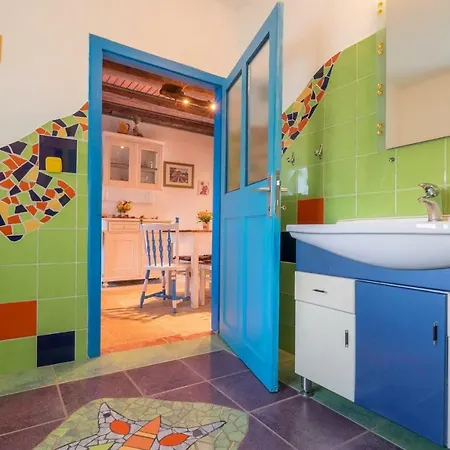 House Nina Valtura